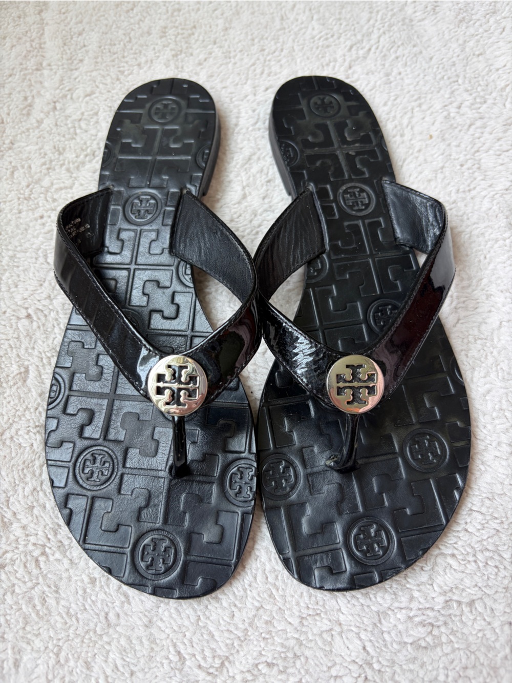 Tory Burch Black Patent Leather Logo Thong Sandals With Silver Women Size 8